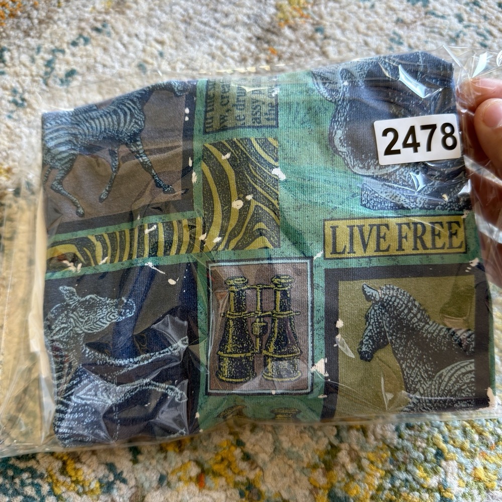 Vintage 80s Banana Republic Zebra Safari Pocket T-Shirt M White Live Free - Picture 8 of 8